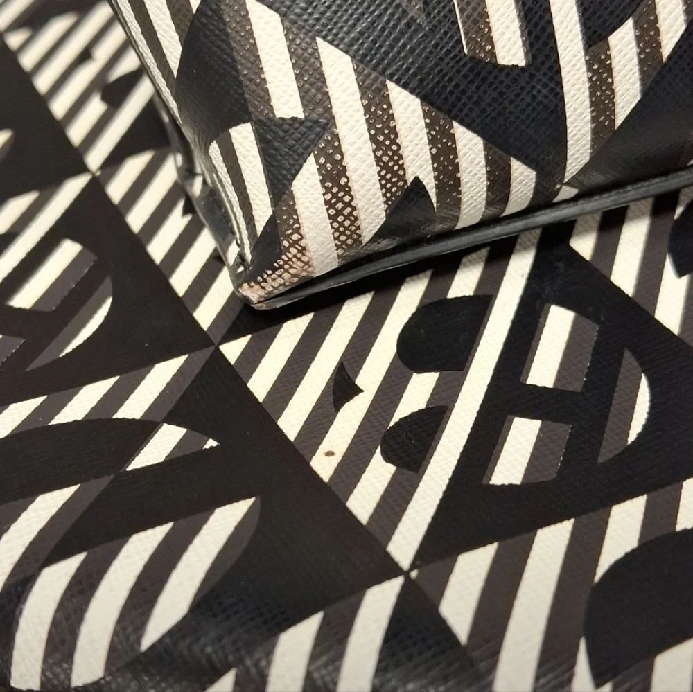Bundle Henri Bendel West 57th Modern Monogram 13